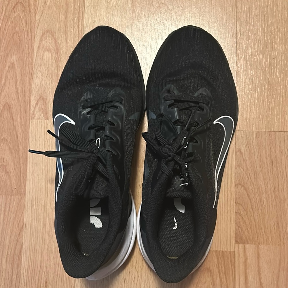 Nike Women’s Winflo 9